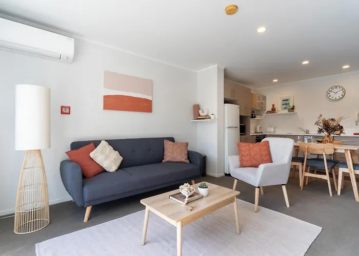 Bright Morningside Apartment